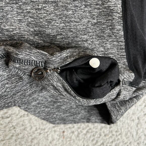 Lululemon Shirt Womens 4  Gray Black Full Tilt Pullover Ruffle Trim Thumb Holes - Picture 10 of 10